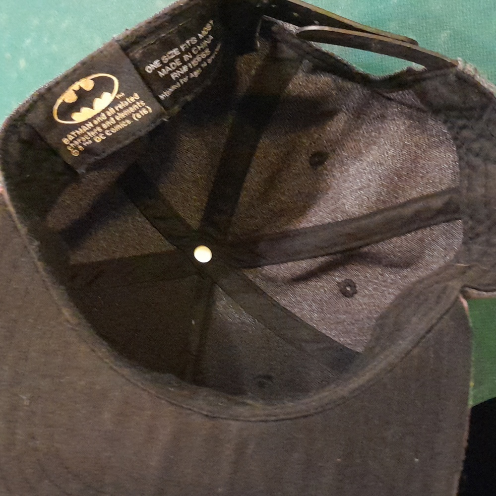Batman hat - Picture 3 of 4